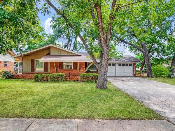 2222 Woodoak Drive , Irving, TX 75060