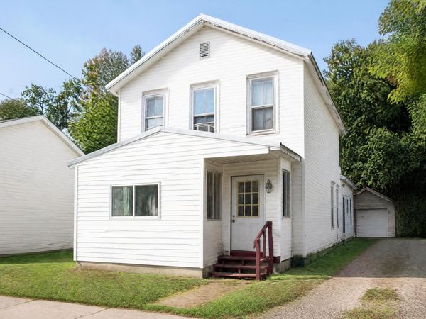 111 N Jackson Street, Ionia, MI 48846