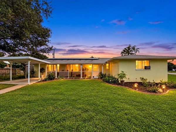 122 ALGIERS DRIVE , VENICE, FL 34293