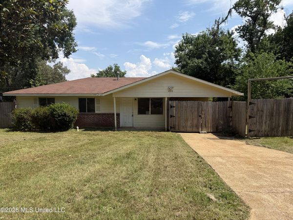428 Queen Marie Lane, Jackson, MS 39209