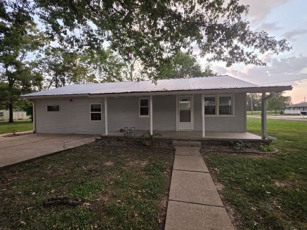 400 S Rea Avenue, Mcleansboro, IL 62859