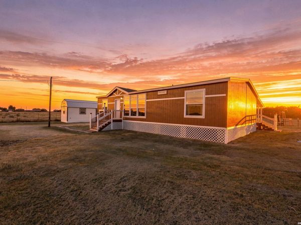 497 Pr 6431, Hondo, TX 78861