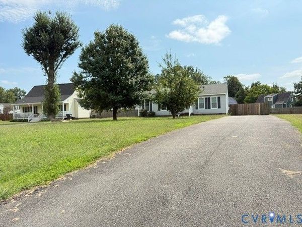 7434 Shire Parkway , Mechanicsville, VA 23111