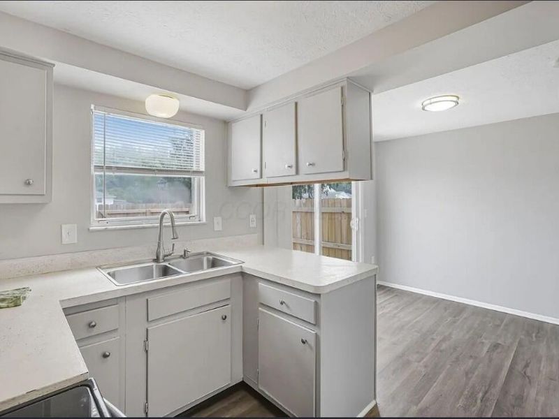 2818 Avati, Unit H4, Columbus, OH 43207 Photo 5