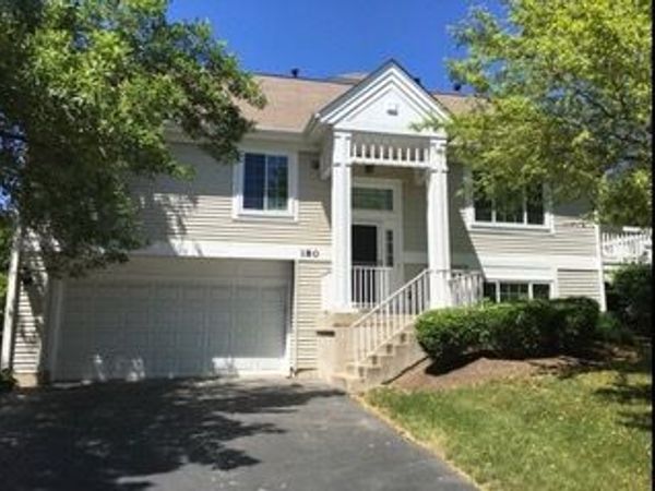 180 Lucerne Court , Wheeling, IL 60090