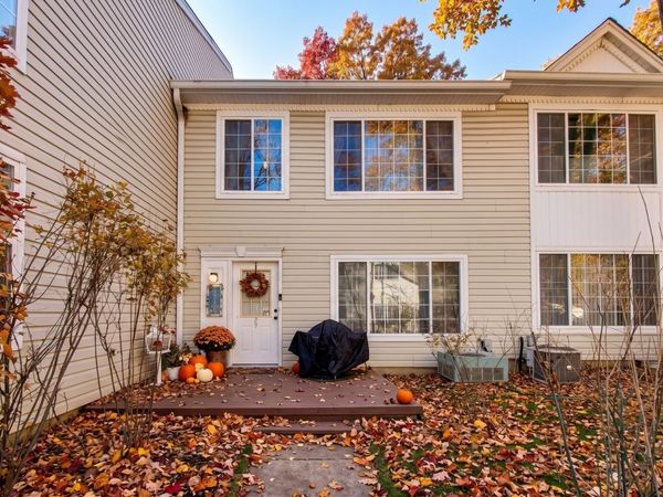 29 N Macgillis Drive, Unit 23-3, Round Lake, IL 60073