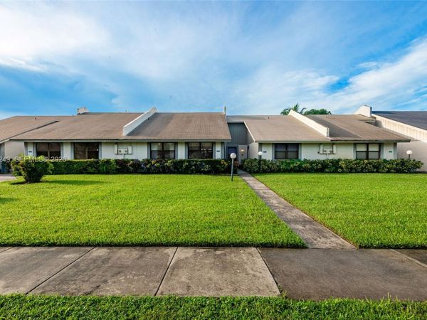 6064 NW 3rd St , Margate, FL 33063
