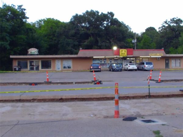 7727 Linwood Avenue , Shreveport, LA 71106
