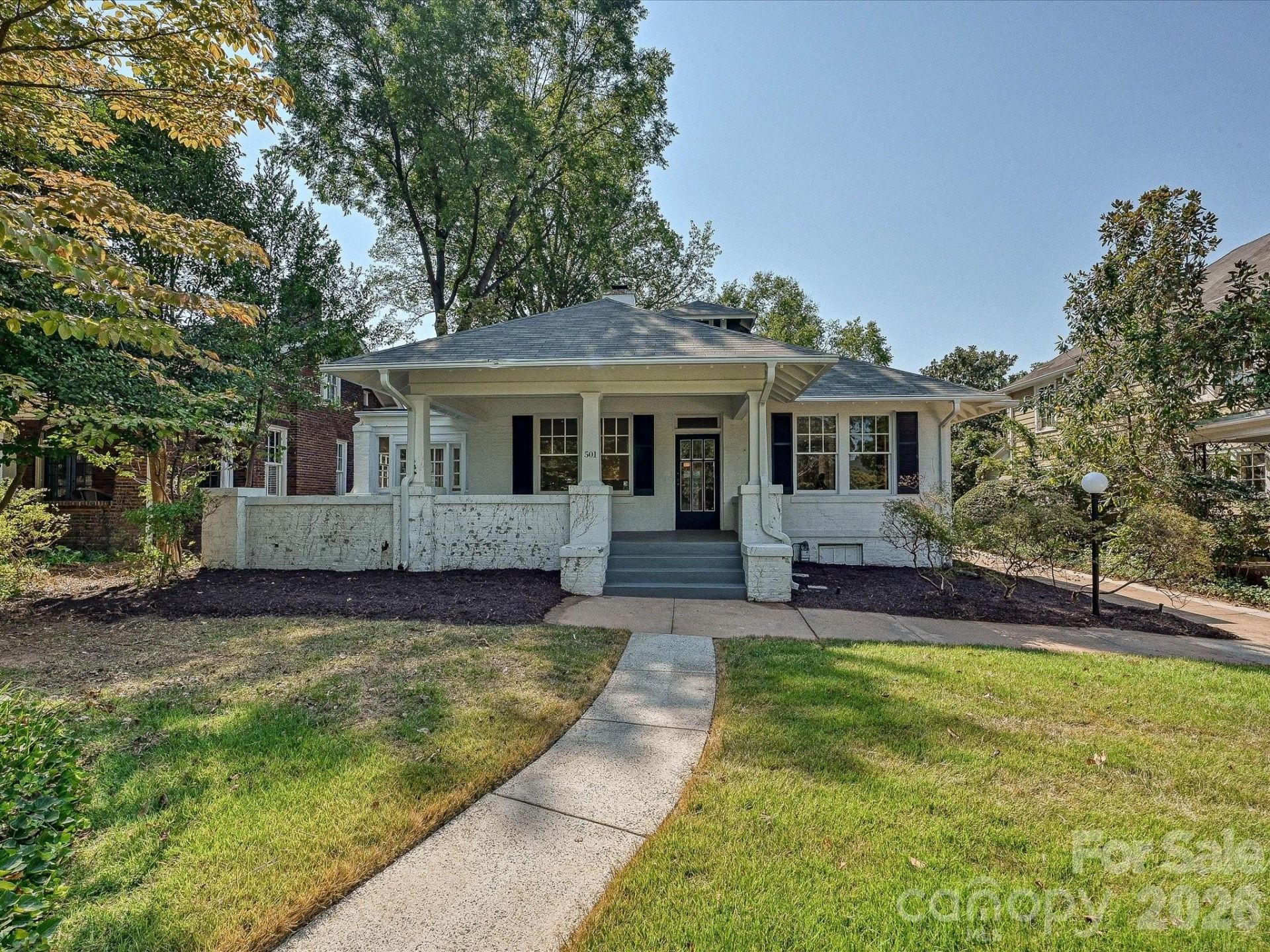 501 Hermitage Court, Charlotte, NC 28207 Main Photo