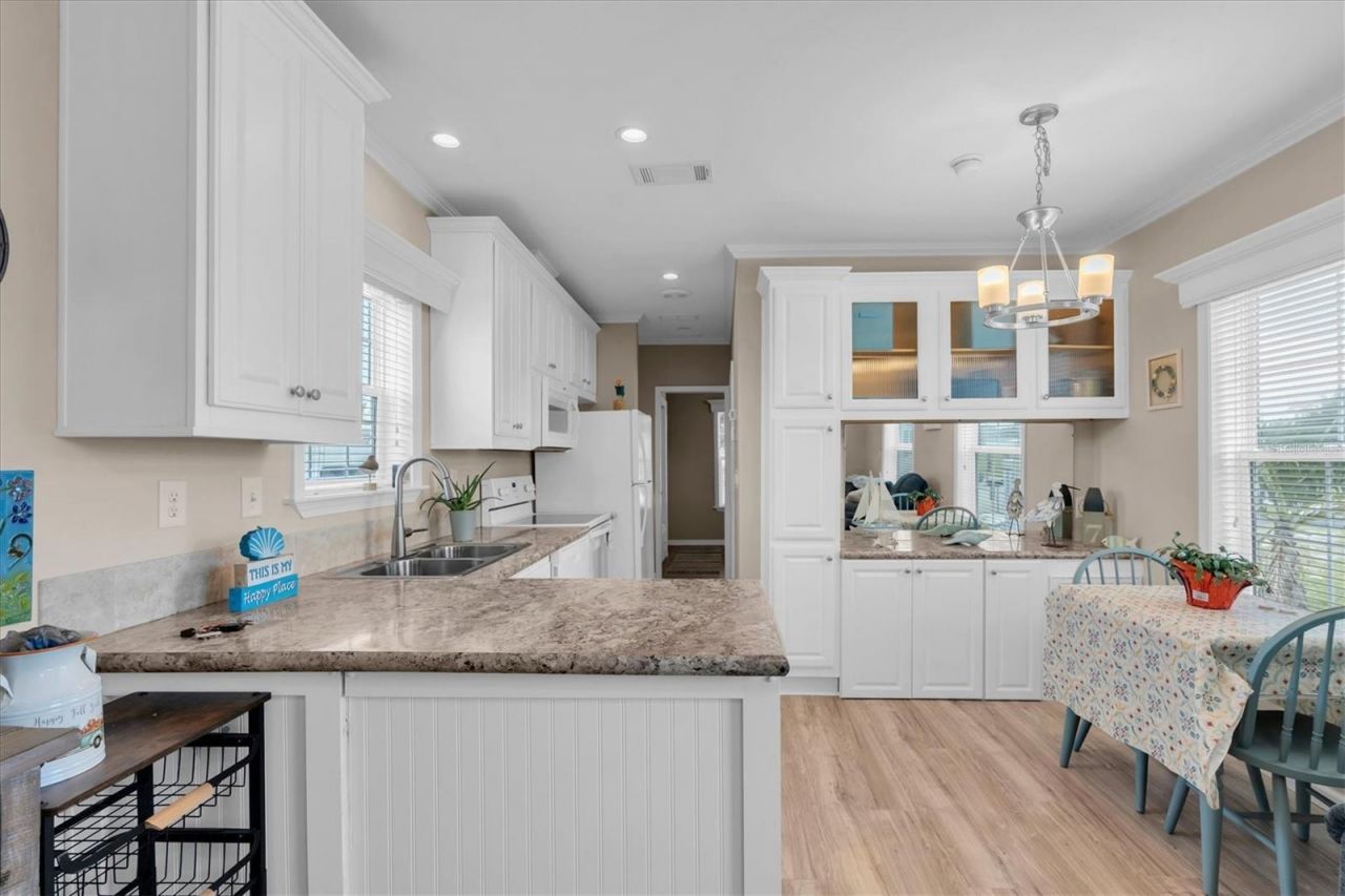 7801 34th Avenue N, Unit 18, Saint Petersburg, FL 33710 Photo