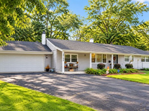 18100 Baker Avenue , Country Club Hills, IL 60478