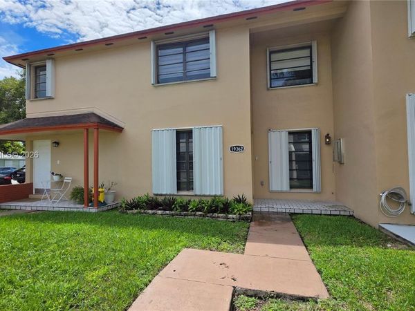 19362 SW 103rd Ct , Unit B, Cutler Bay, FL 33157