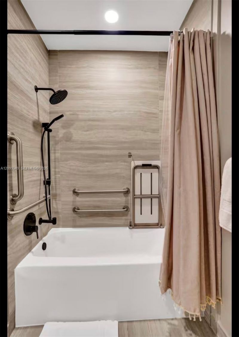 580 72nd St , Unit 1905, Miami Beach, FL 33141 Photo
