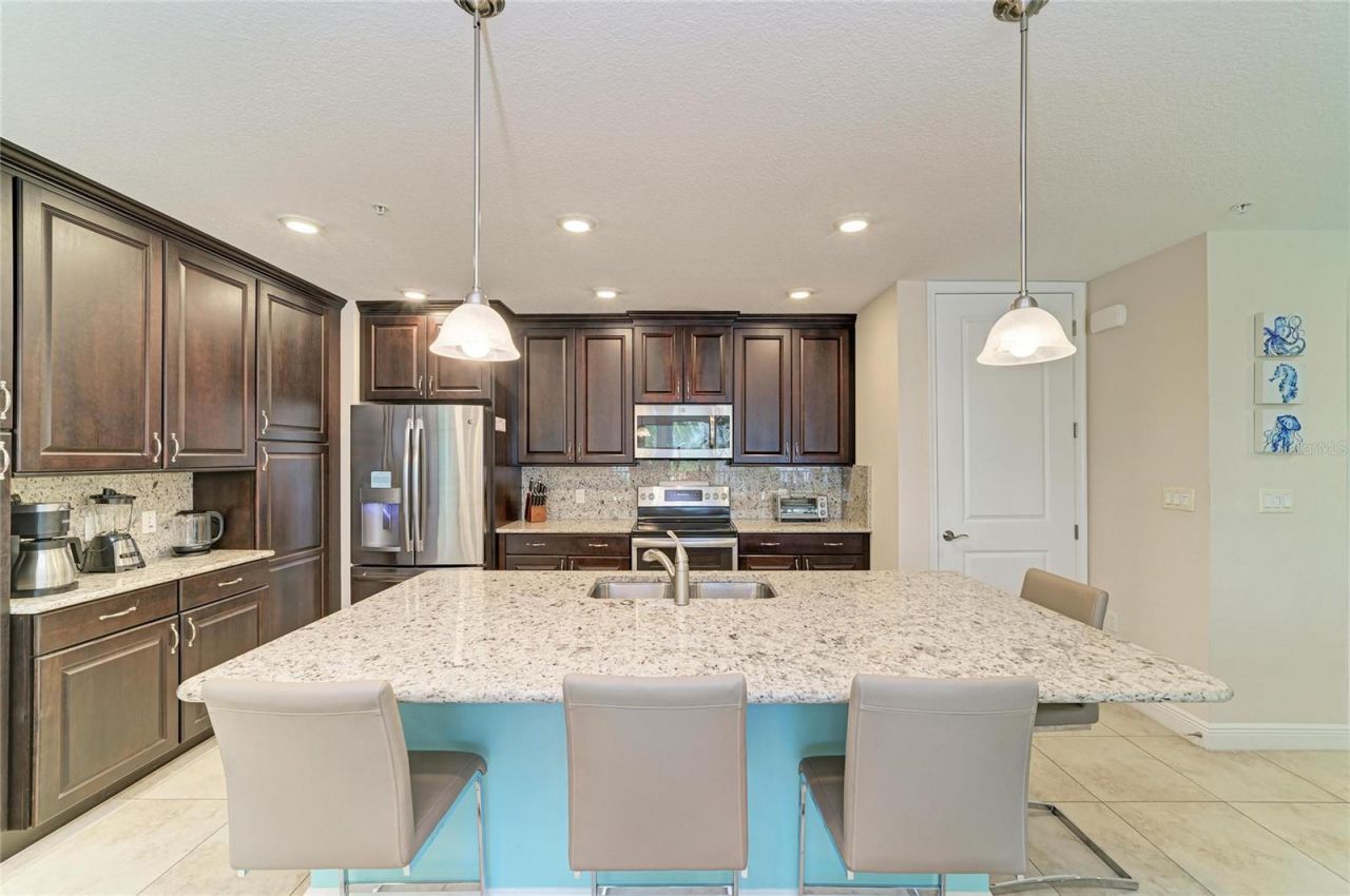 391 Aruba Circle , Unit 101, Bradenton, FL 34209 Photo