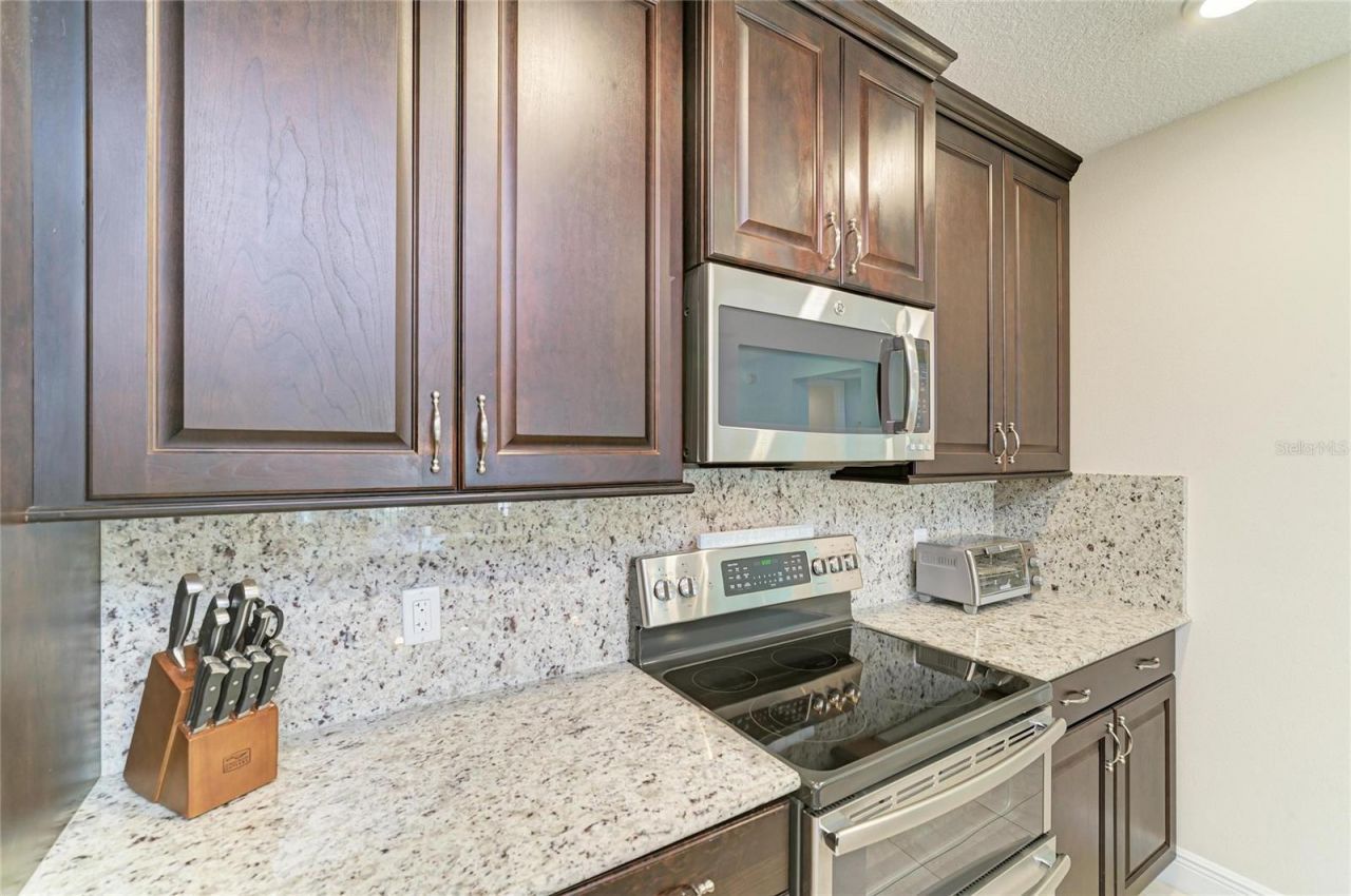 391 Aruba Circle , Unit 101, Bradenton, FL 34209 Photo