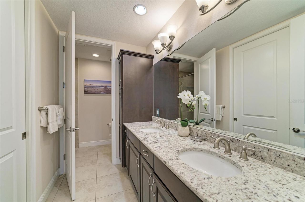 391 Aruba Circle , Unit 101, Bradenton, FL 34209 Photo