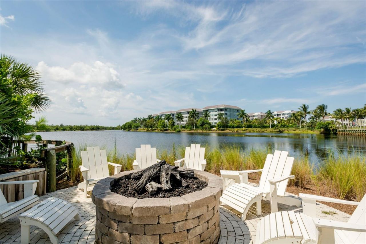 391 Aruba Circle , Unit 101, Bradenton, FL 34209 Photo