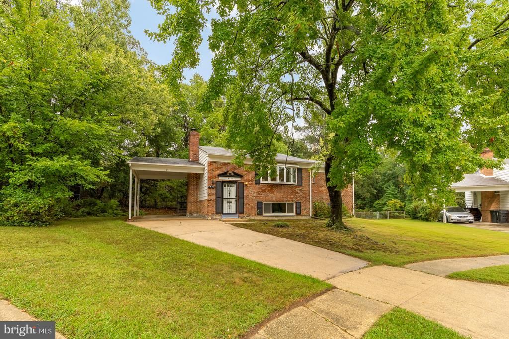 8513 CARROLLTON PARKWAY, HYATTSVILLE, MD 20784