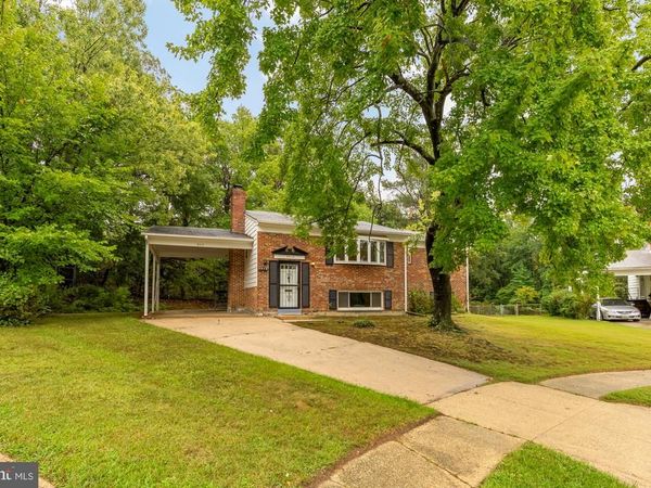 8513 CARROLLTON PARKWAY, HYATTSVILLE, MD 20784