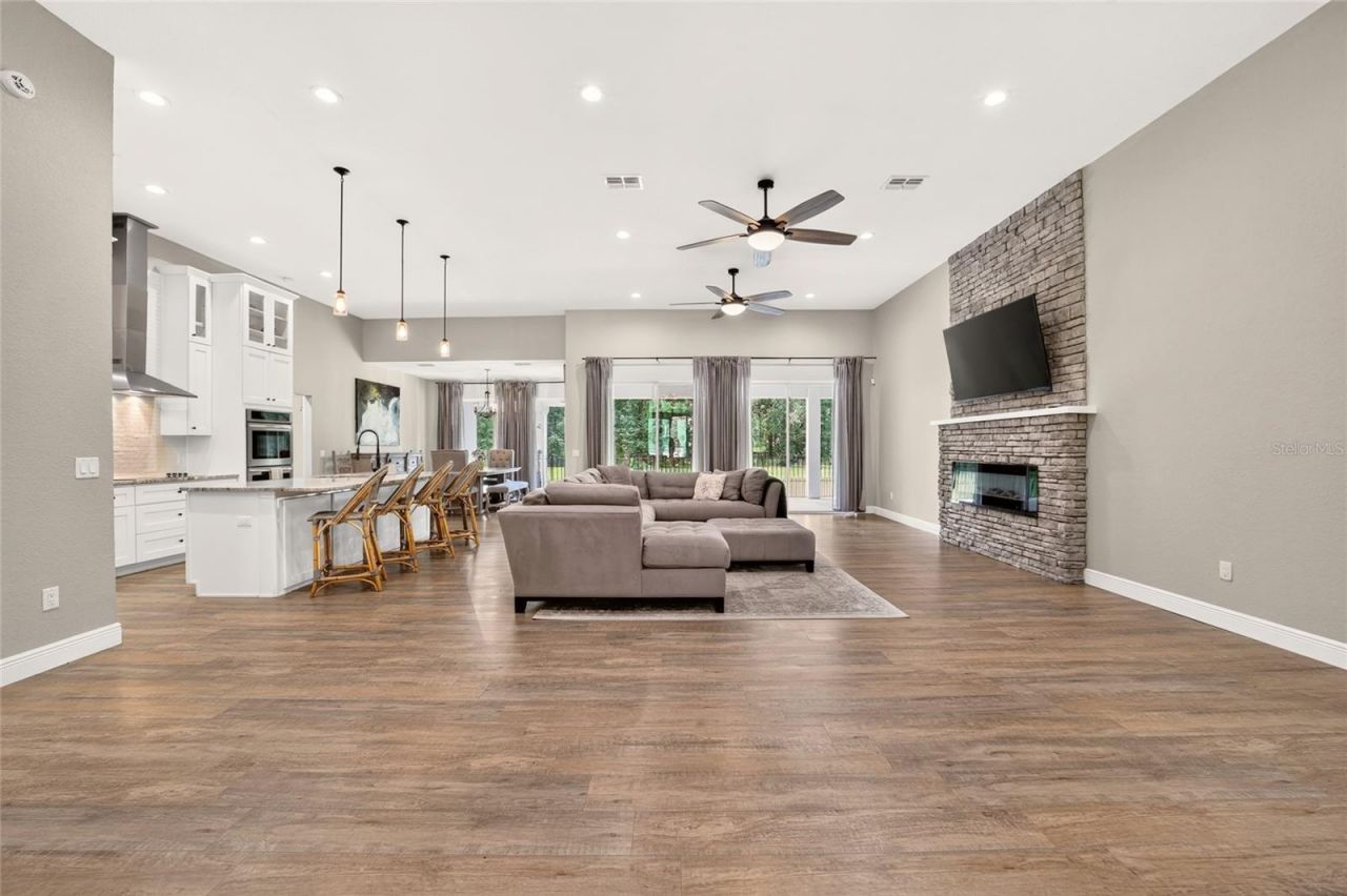 5854 NE 43rd Lane Road, Silver Springs, FL 34488 Photo