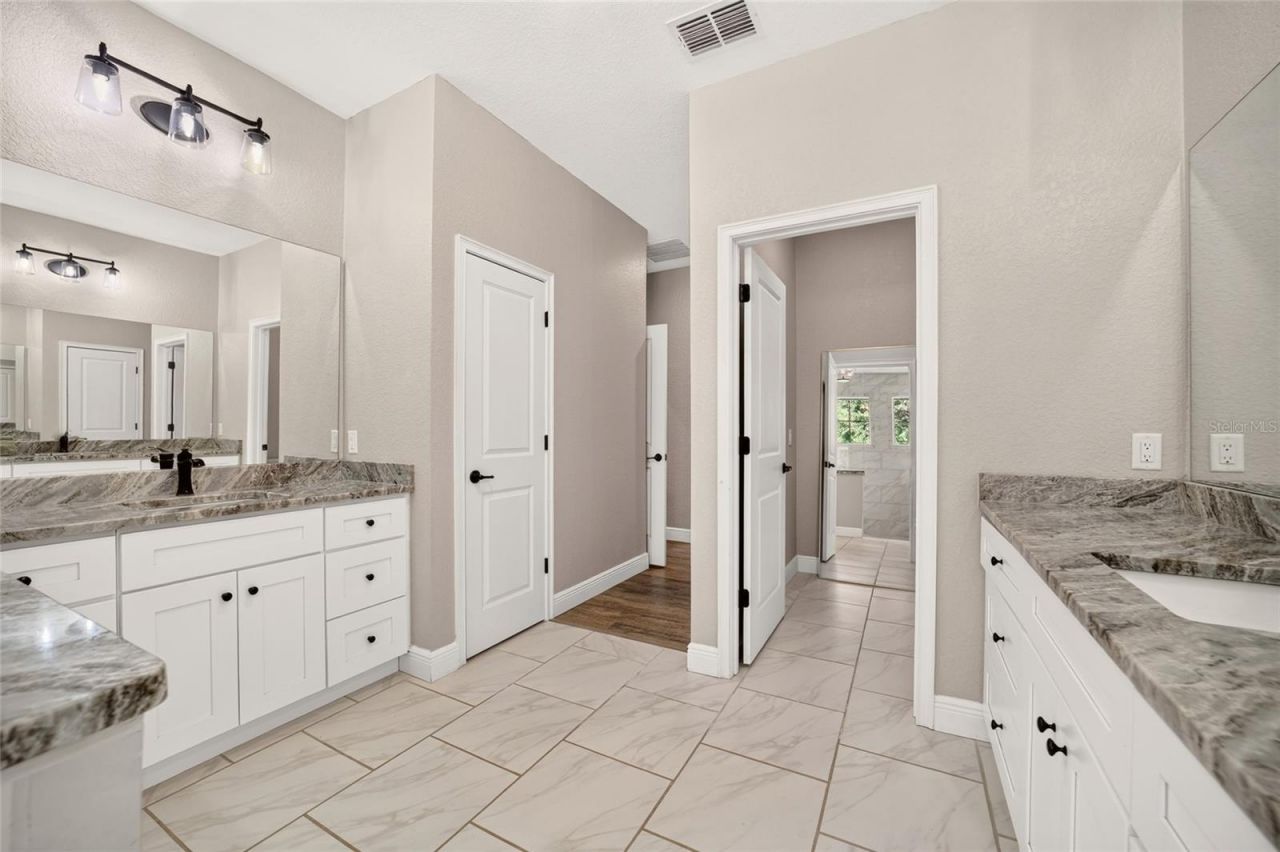 5854 NE 43rd Lane Road, Silver Springs, FL 34488 Photo