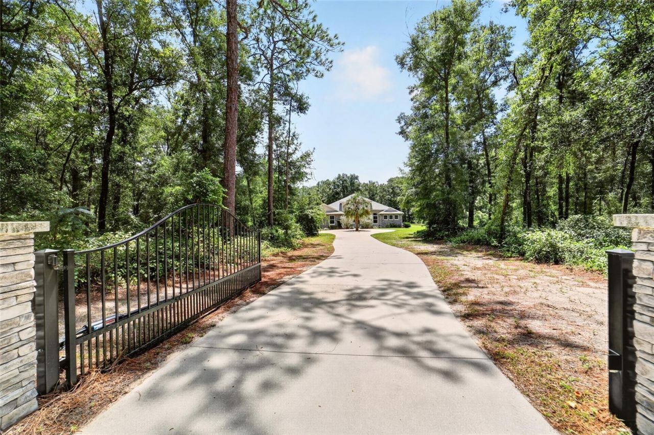 5854 NE 43rd Lane Road, Silver Springs, FL 34488 Photo