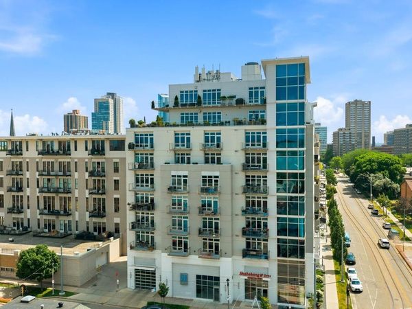 601 E Ogden AVENUE, Unit 504, Milwaukee, WI 53202