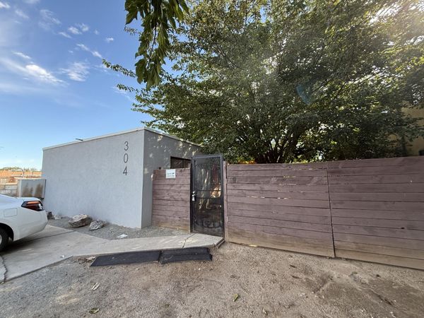 304 Texas Street NE, Albuquerque, NM 87108
