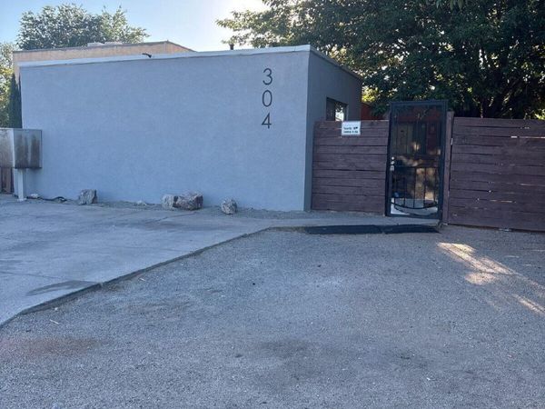 304 Texas Street NE, Albuquerque, NM 87108