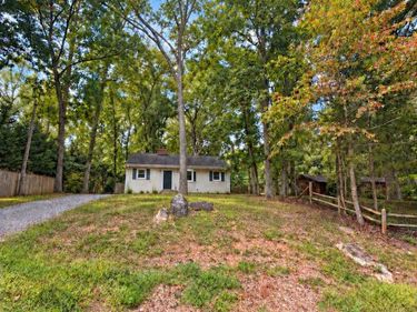 596 NORTH LAKESHORE DR , Louisa, VA 23093