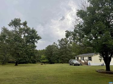 6889 BLENHEIM RD, Scottsville, VA 24590