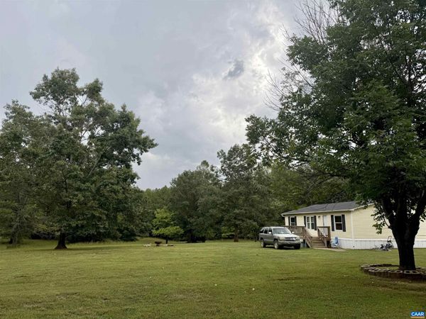 6889 BLENHEIM RD, Scottsville, VA 24590