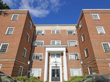 32 UNIVERSITY CIR , Unit 101, Charlottesville, VA 22903