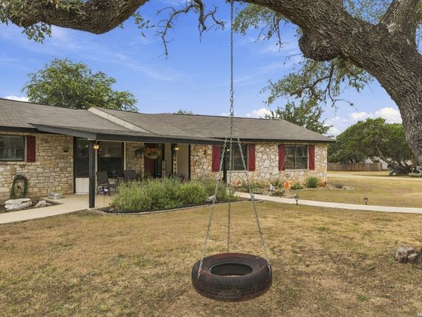 297 STARBURST LN, Bandera, TX 78003