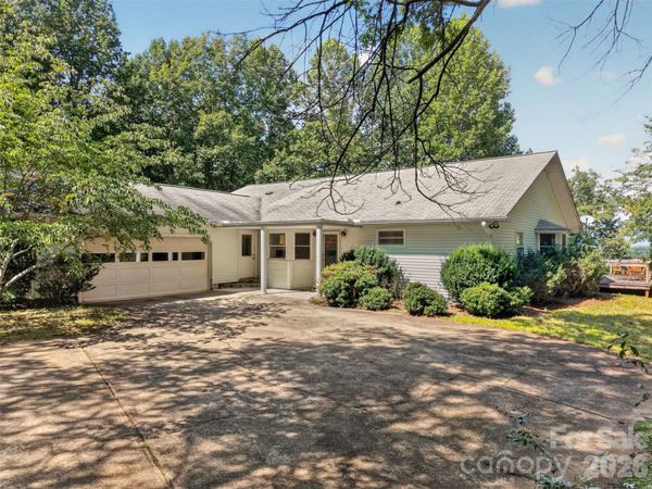 484 Briar Patch Lane , Saluda, NC 28773