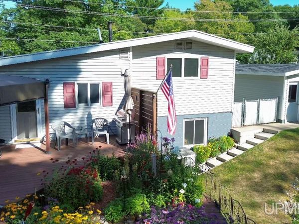 1619 Woodland Avenue, Marquette, MI 49855