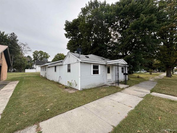 209 W John Street, Newberry, MI 49868