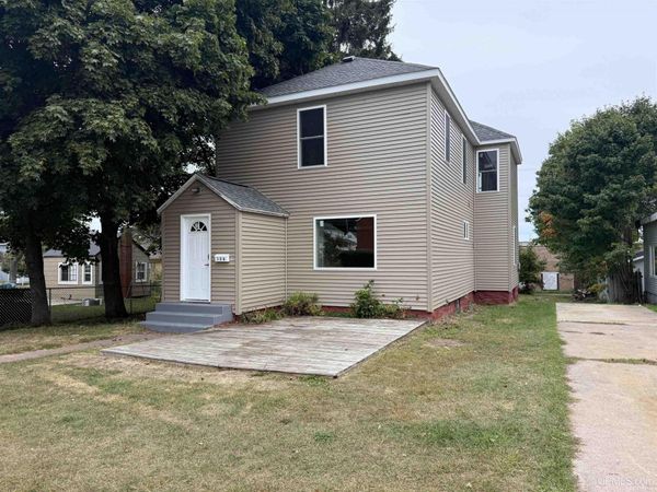 124 W Onota Street, Munising, MI 49862