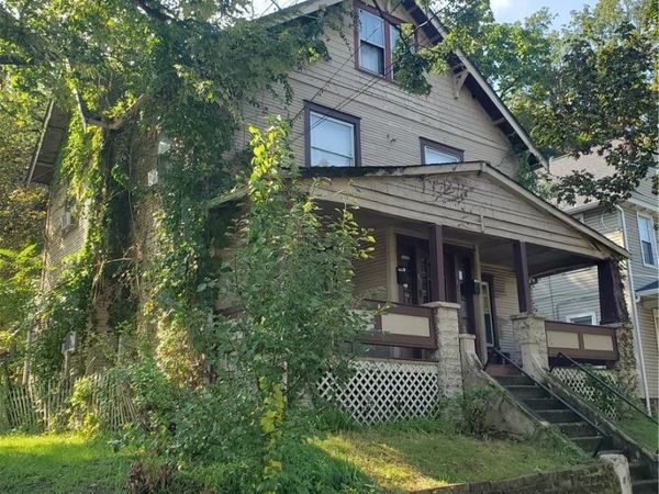 82 Aqueduct Street , Akron, OH 44303