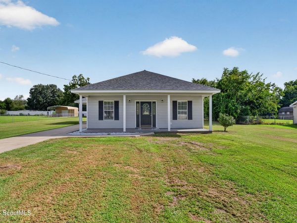4074 Meadow Circle , Blackshear, GA 31516