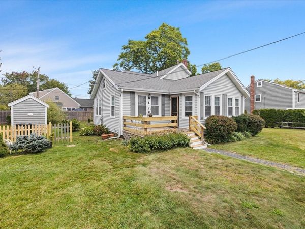 4 Wharf Ln, Kingston, MA 02364