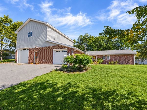 7 Lisa Road, Peabody, MA 01960
