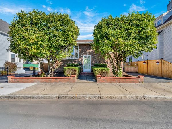 26 Beach St, Malden, MA 02148