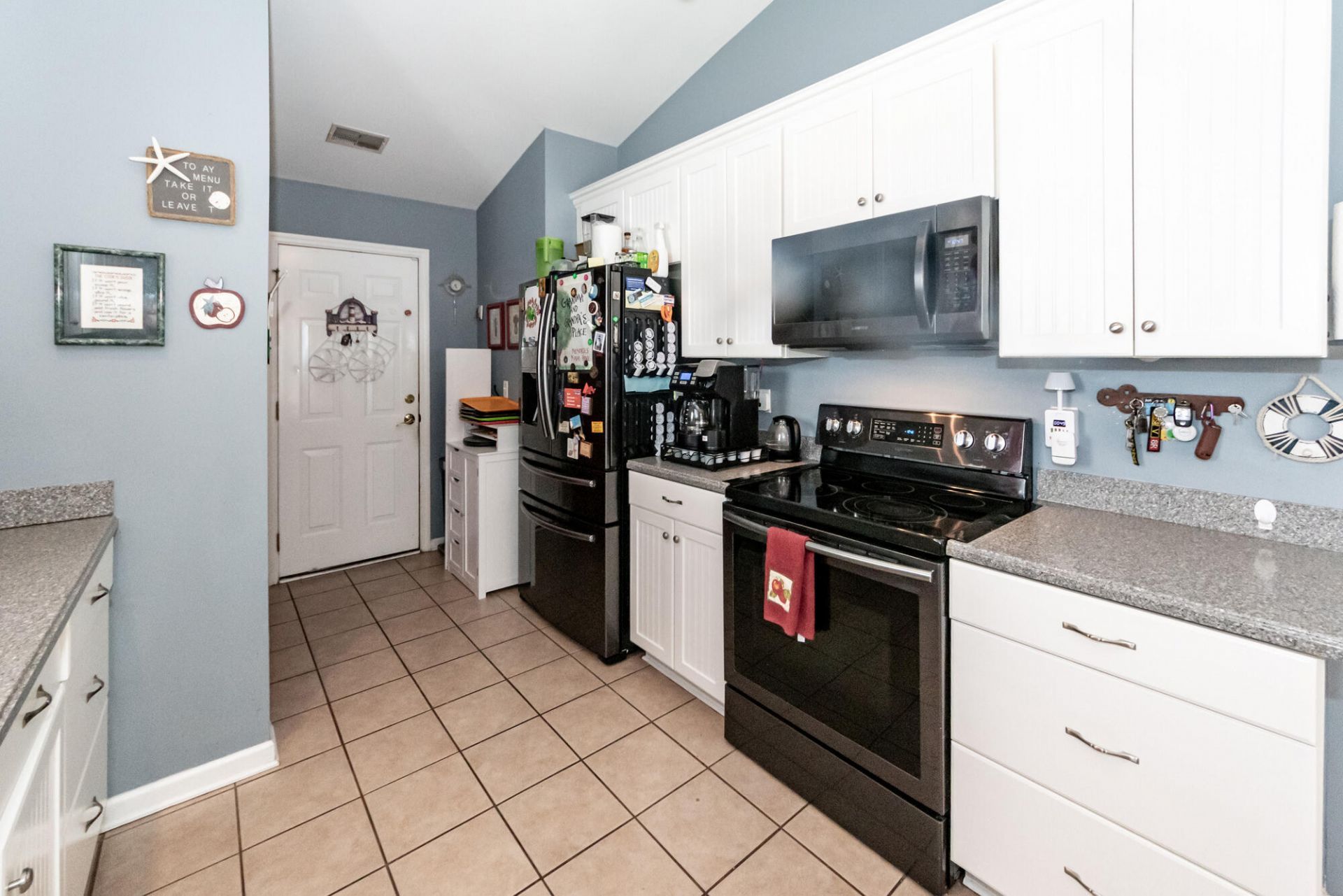 9017 Greenbriar Drive Photo 10