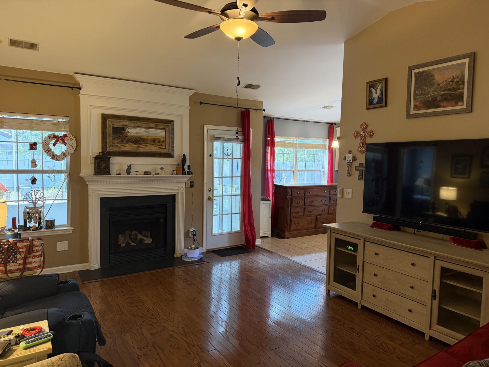 9017 Greenbriar Drive Photo 6