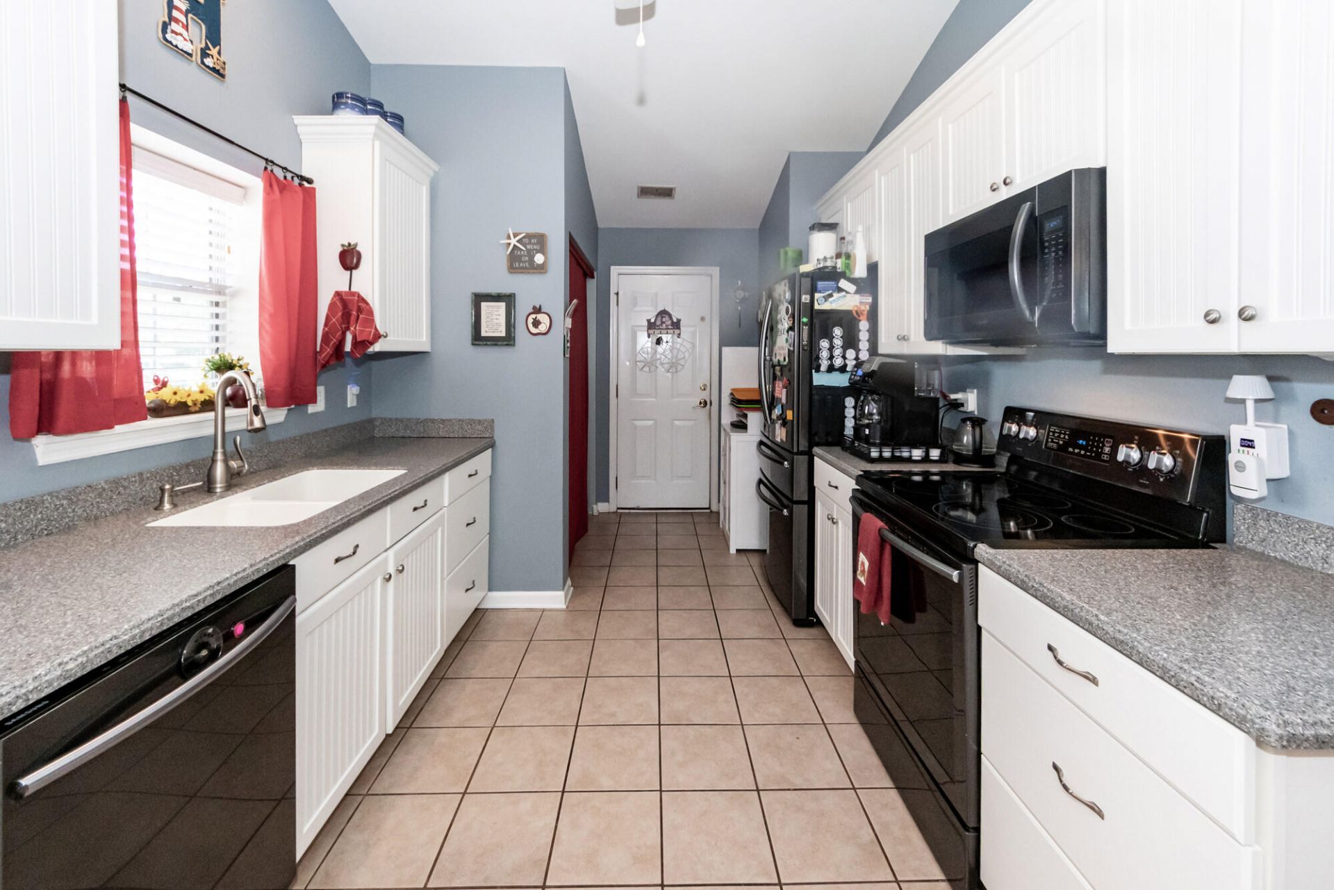 9017 Greenbriar Drive Photo 9