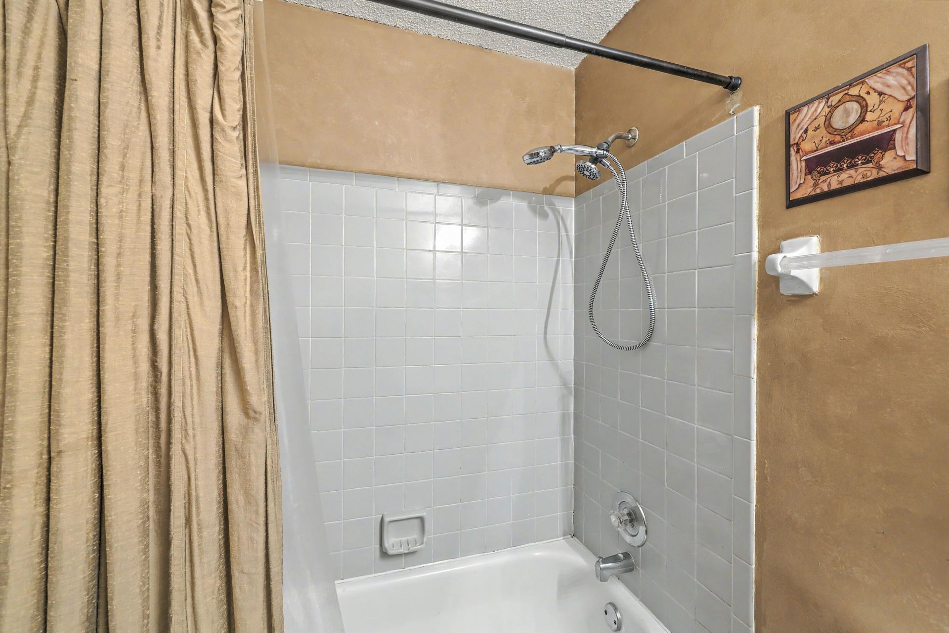 8475 Scotts Mill Drive Photo 20