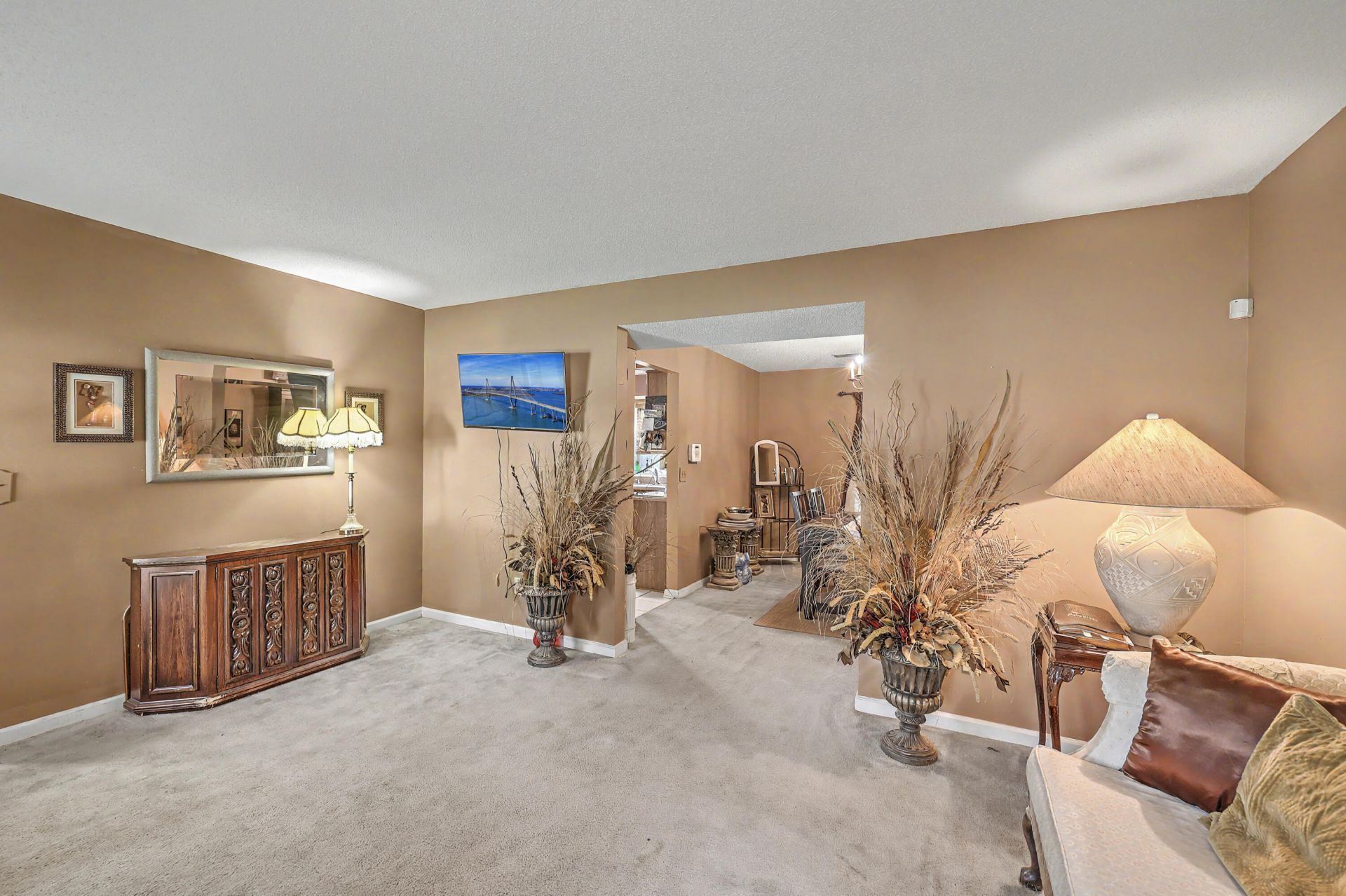 8475 Scotts Mill Drive Photo 5