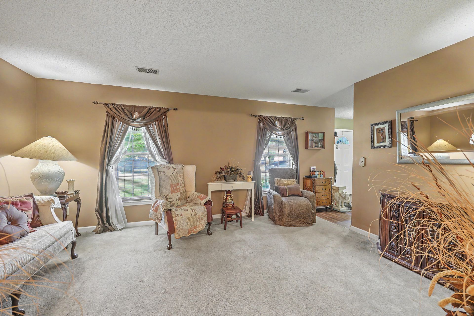 8475 Scotts Mill Drive Photo 7