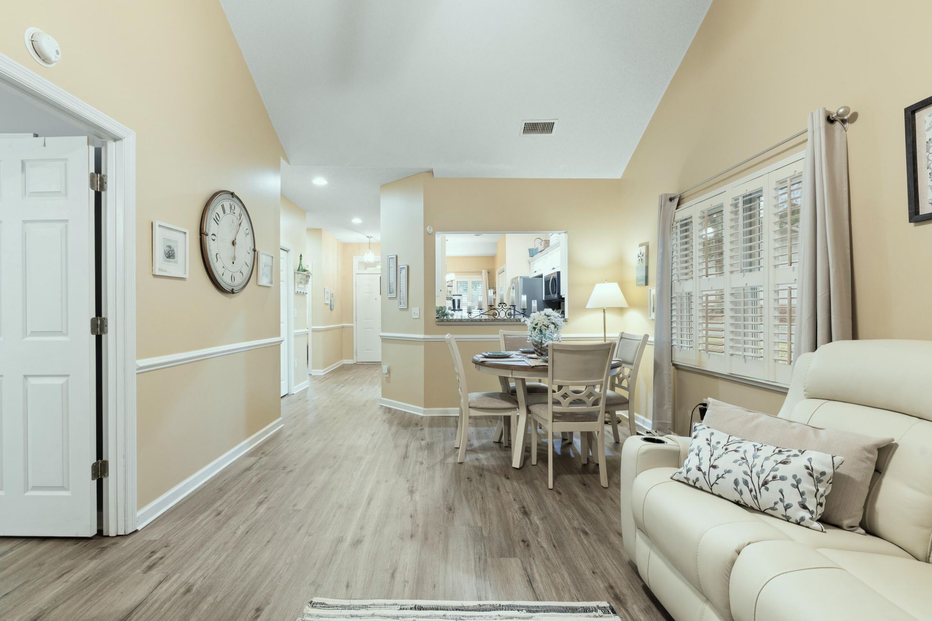 2472 Deer Ridge Lane Photo 12